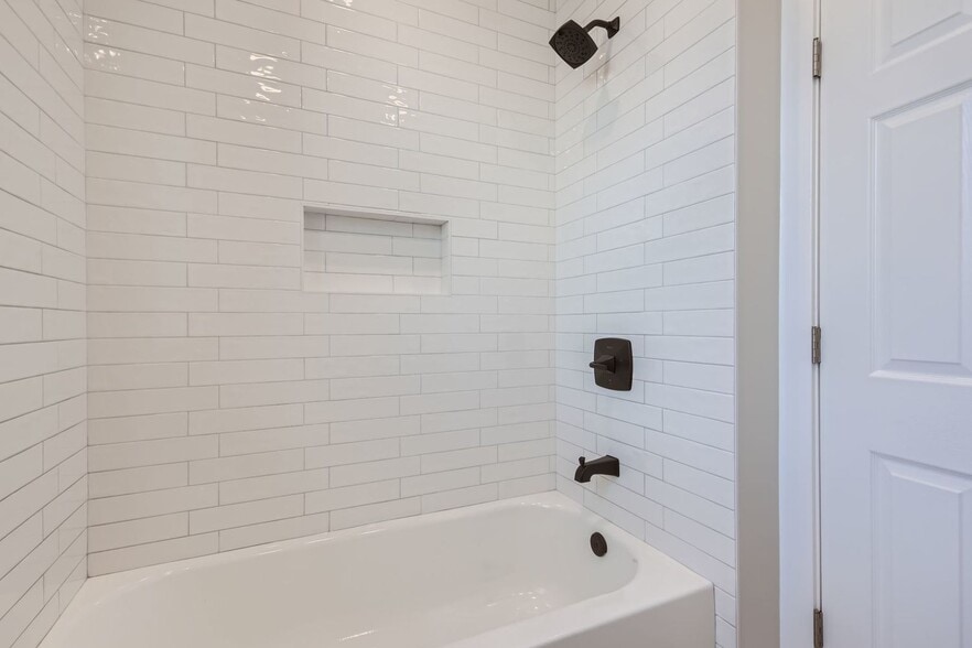 Building Photo - 4908 N Rockwell St