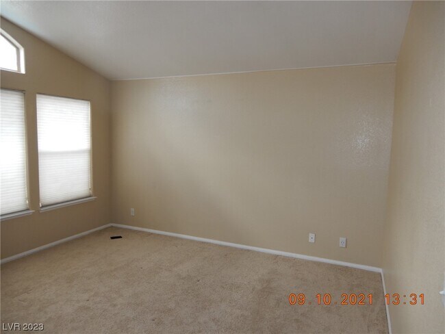 Building Photo - 7840 Millhopper Ave