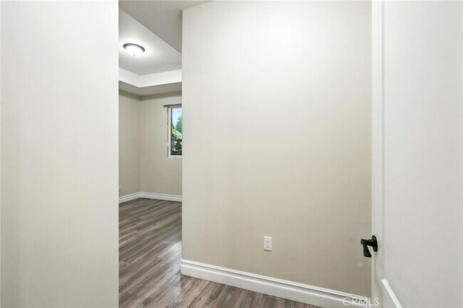 Building Photo - 201 N Reese Pl