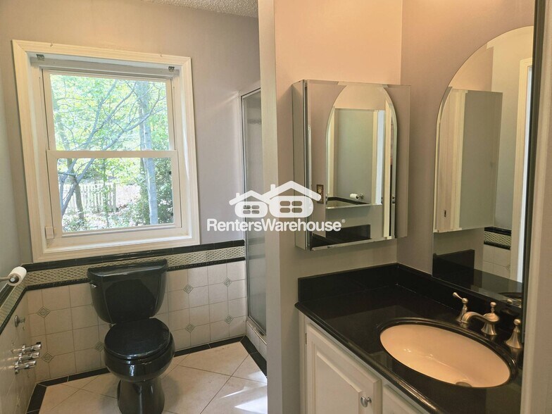 Building Photo - 4486 Poplar Terrace