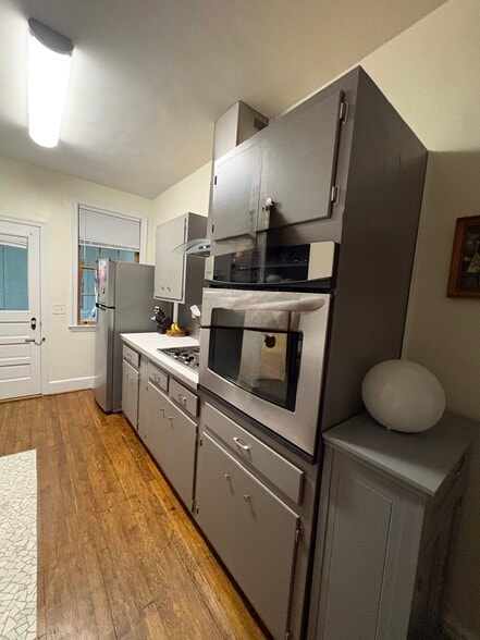 Kitchen - 2603 Kiawah Ave