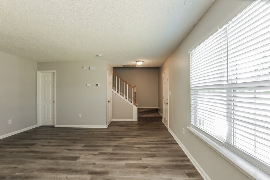 Building Photo - 10125 Illoria Dr