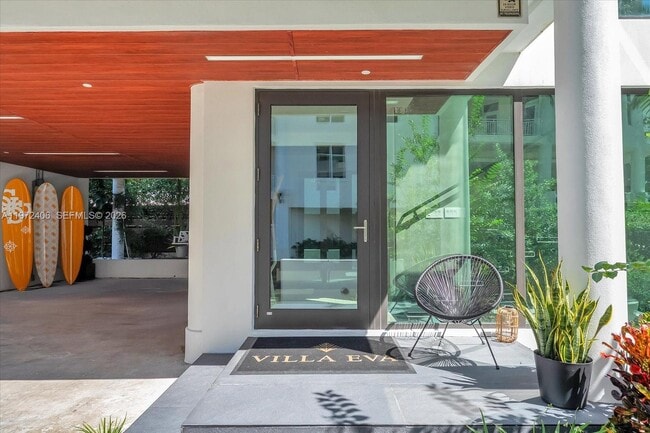 Building Photo - 11 Century Ln