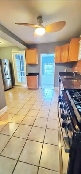 Building Photo - 2019 Newton St NE