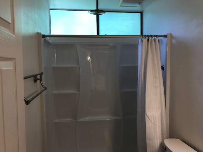 Building Photo - Single level 3 bedroom home in Northgate c...