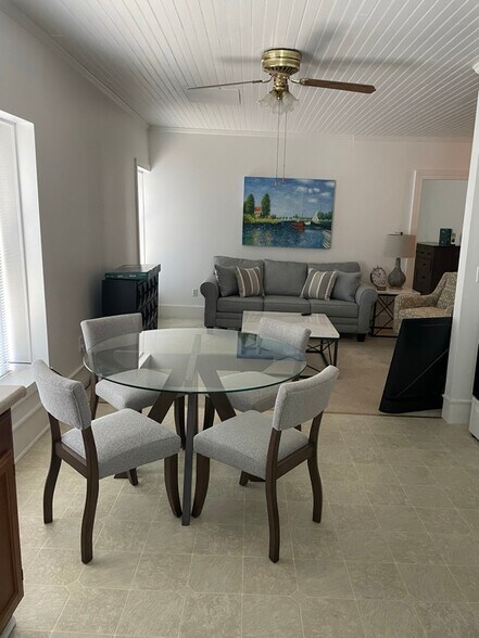 Building Photo - 302 Virginia Ave