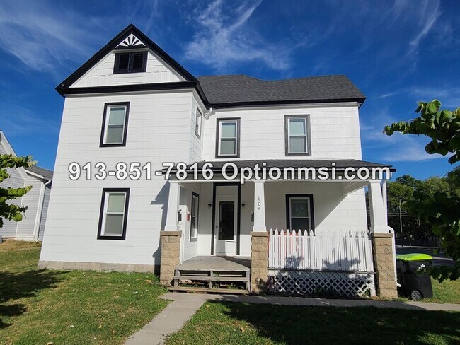 Building Photo - Available NOW