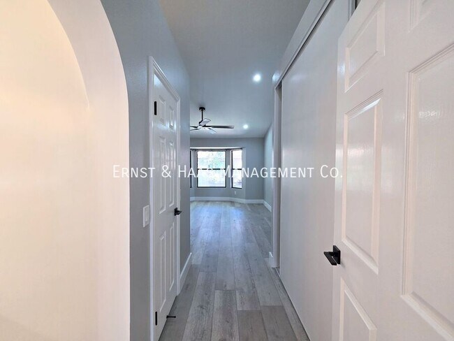 Building Photo - 16810 Picadilly Ln