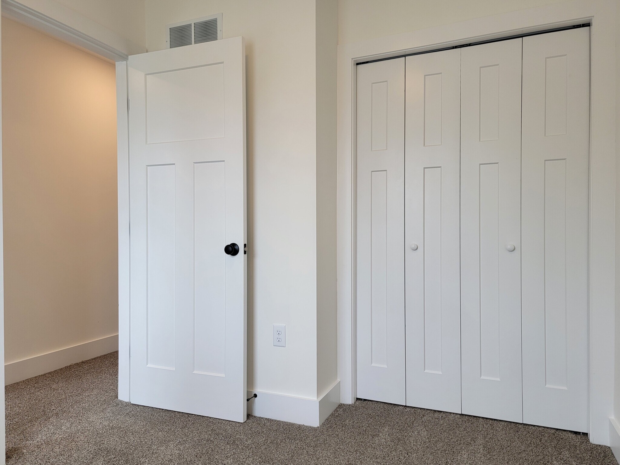 Building Photo - 17 Burk Ct