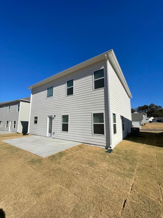 Building Photo - 7 Longbrook Dr.