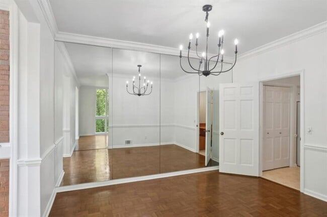 Building Photo - 49 Willow Glen NE