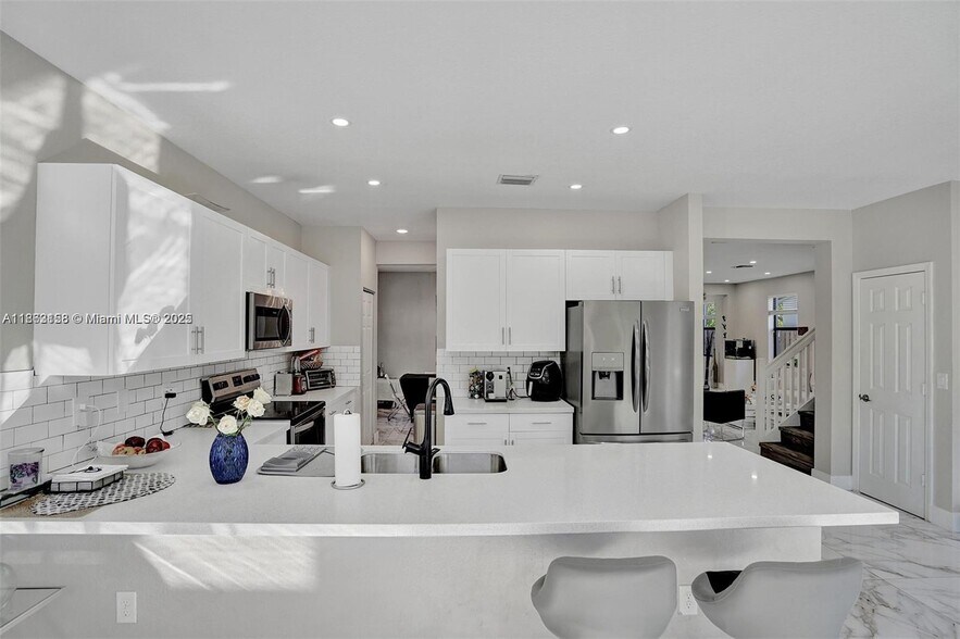 Building Photo - 268 NE 210th Way