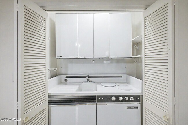 Building Photo - 3734 E Montecito Ave