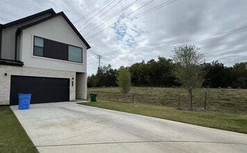 Building Photo - 590 Old Ml Rd