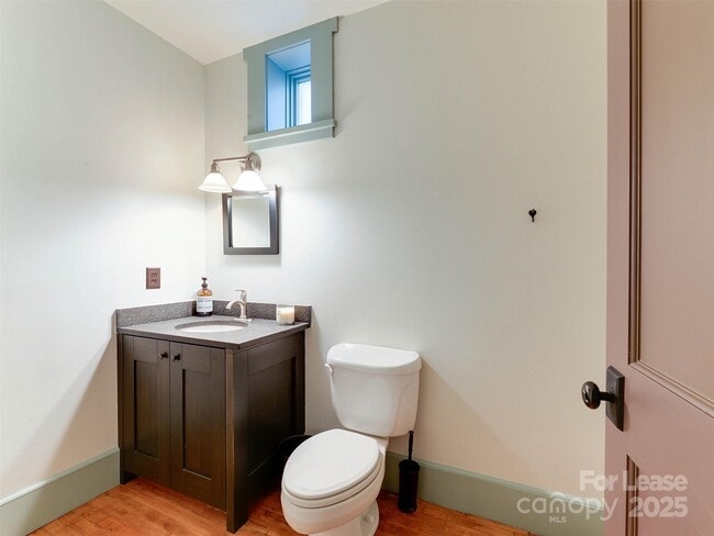 Building Photo - 1413 Devon Dr