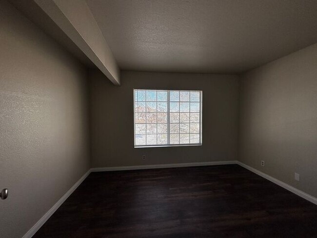 Building Photo - This is Living!!!