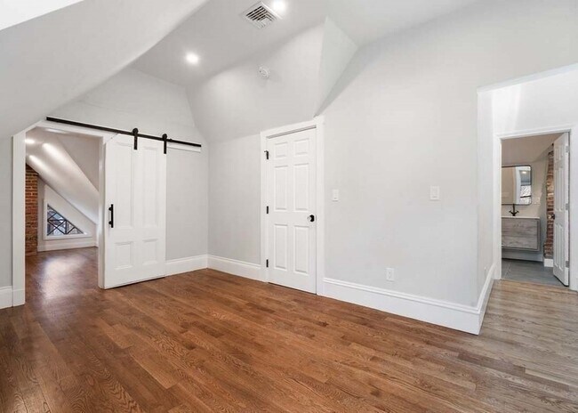 Building Photo - 31 Monadnock St