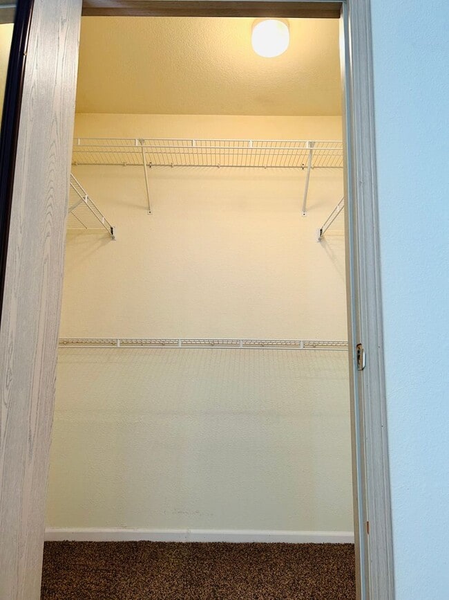Building Photo - Recent Updates, Great Location!