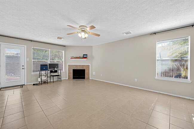 Building Photo - 11902 Rolling Stream Dr