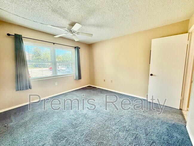 Building Photo - 2400 Winding Creek Blvd
