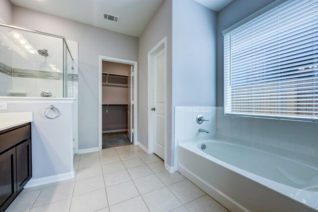 Building Photo - 464 Leadtree Loop