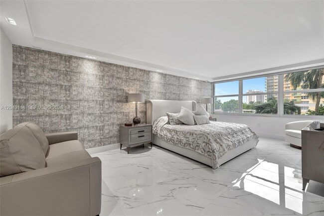Building Photo - 2751 S Ocean Dr