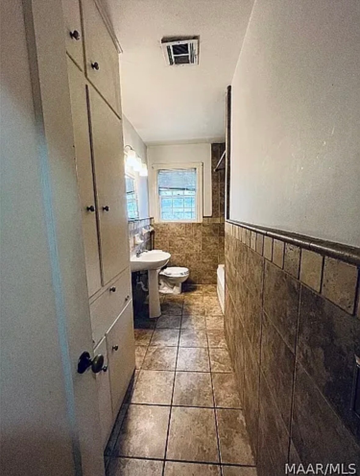 Building Photo - 2069 Gorgas St