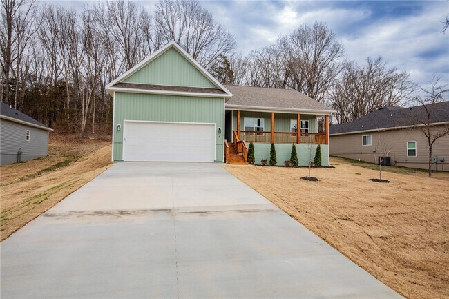 Building Photo - 47 Overton Dr