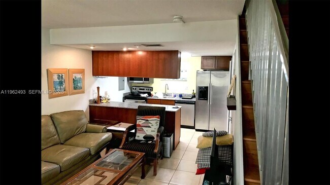 Building Photo - 8950 SW 69th Ct