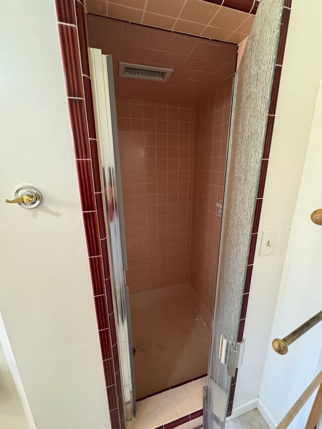 Building Photo - 1201 W Elm St