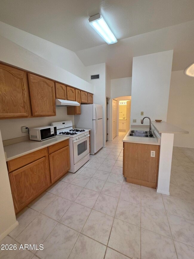 Building Photo - 586 S Sawmill Gardens Dr