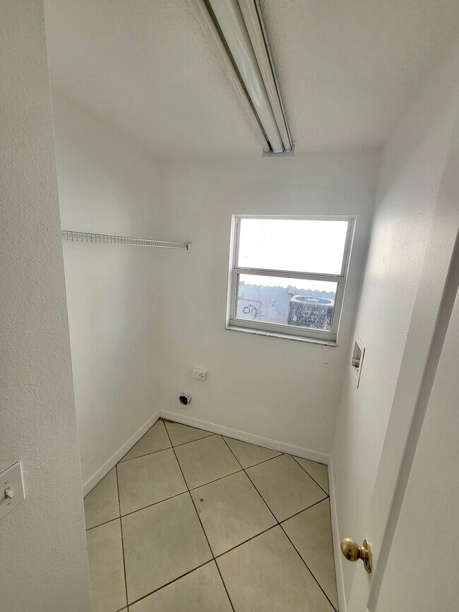 Building Photo - 12750 Sophiamarie Loop