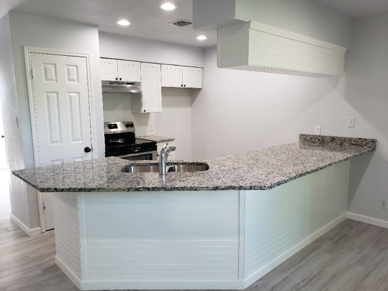 Building Photo - 7576 Windsor Oaks