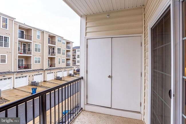 Building Photo - 43138 Thoroughfare Gap Terrace