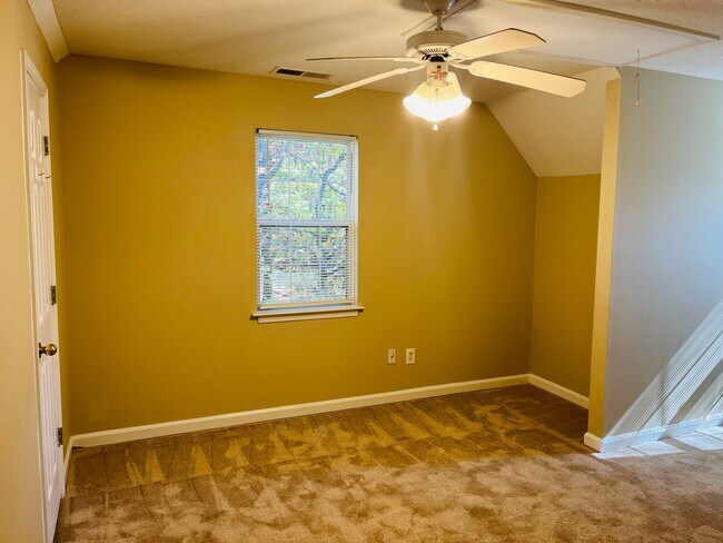 Building Photo - Charming 3 bed, 2 full bath home in Villa Rica!