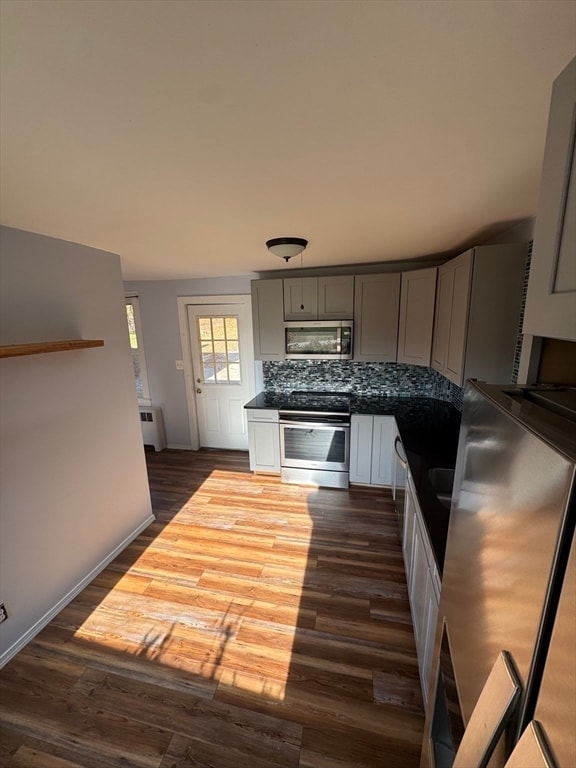 Building Photo - 20 Park Dr