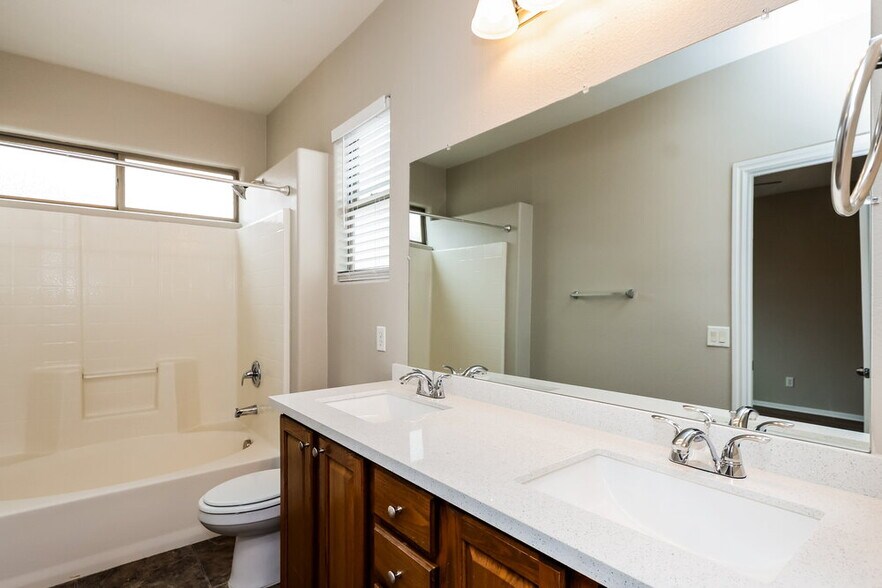 Building Photo - 604 Sumatra Pl