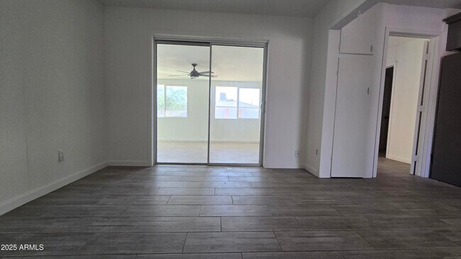 Building Photo - 5827 N 22nd Dr