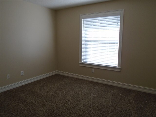 Building Photo - 513 Brookstone Way