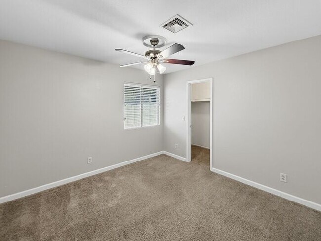 Building Photo - 3 Bedroom Home In Heart of Chandler for Rent