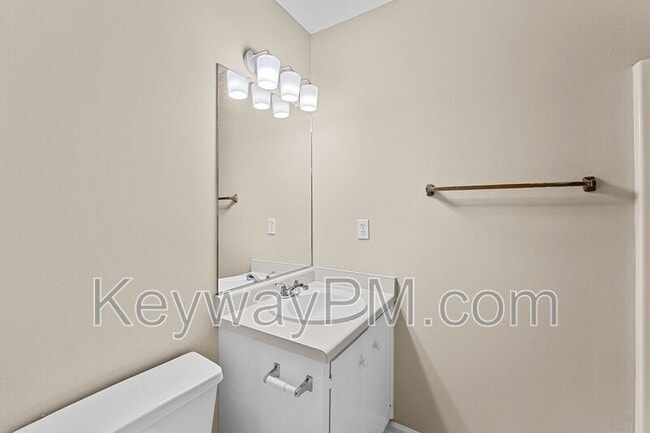 Building Photo - 3920 Almon Dr