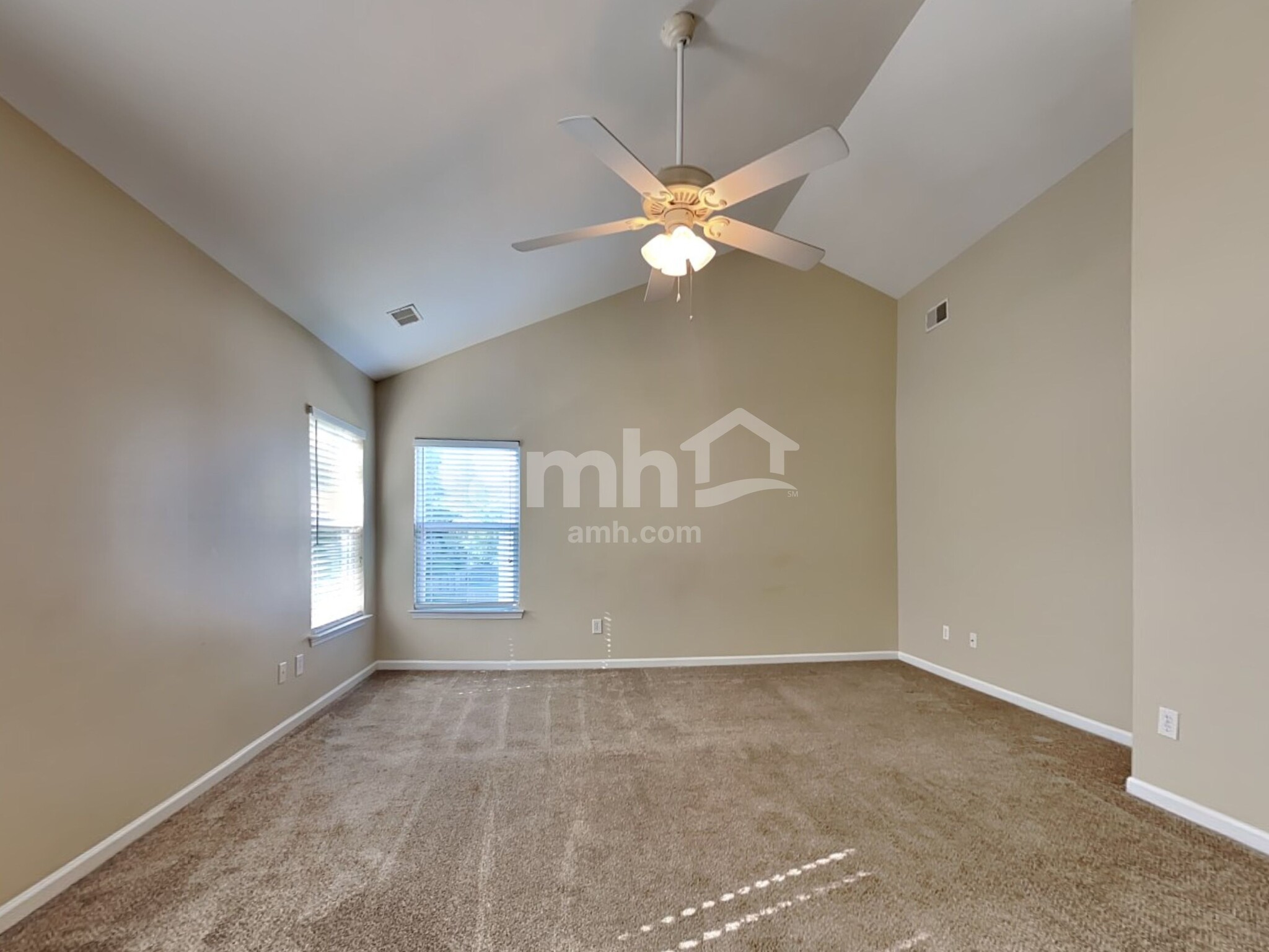 Building Photo - 136 Graduate Ln