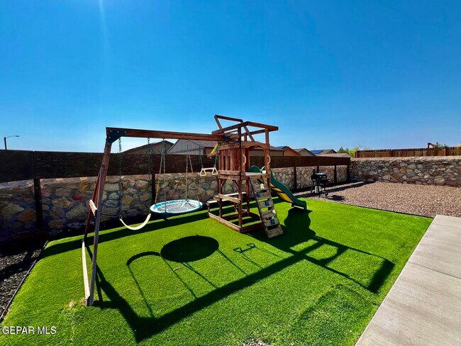 Building Photo - 749 Villa Romero Dr
