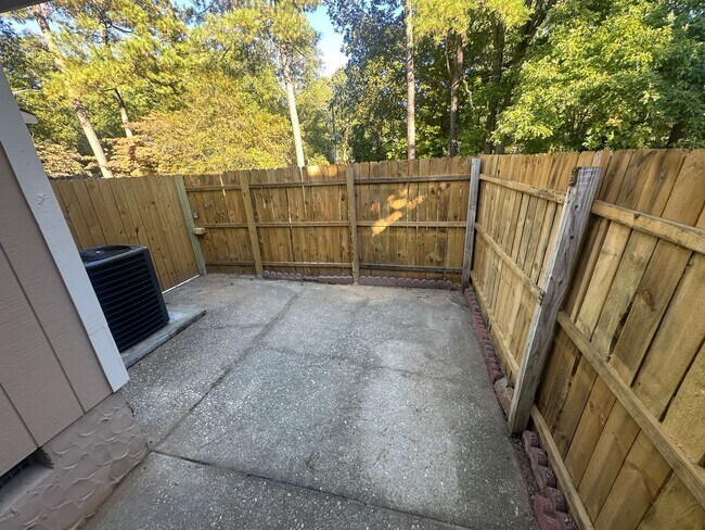 Building Photo - 1202 Huntsman