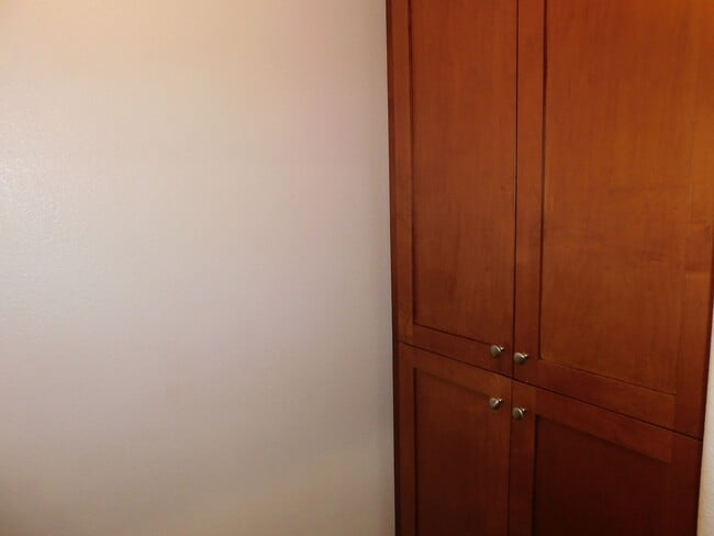 Building Photo - Watermarke Condo 1bed 1 bath
