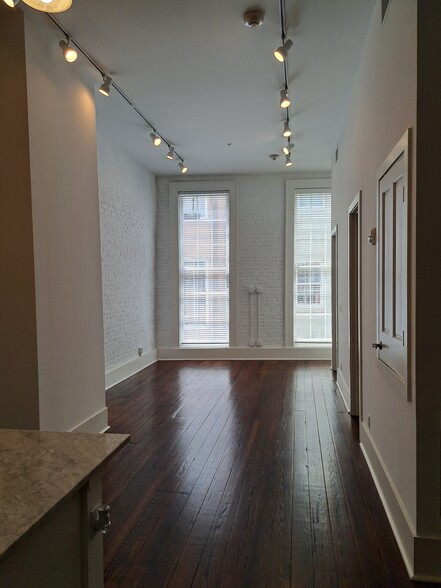Building Photo - 204 Decatur St
