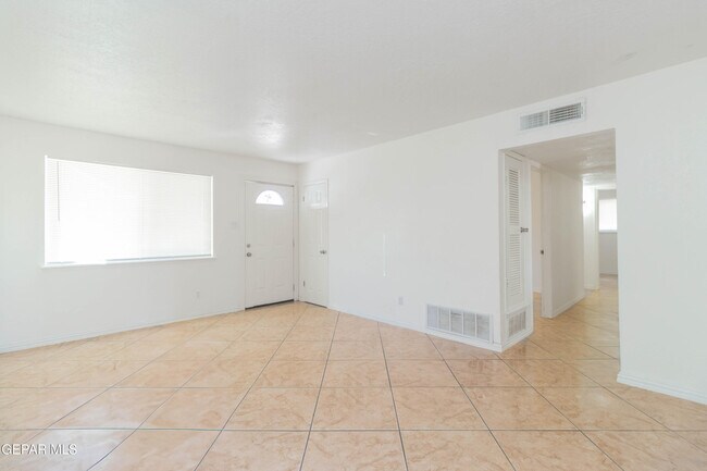 Building Photo - 9924 Minuteman St