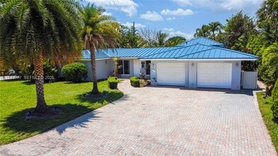 Building Photo - 2801 Coral Shores Dr