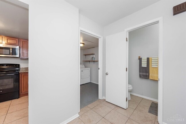 Building Photo - 44 Apple Ln