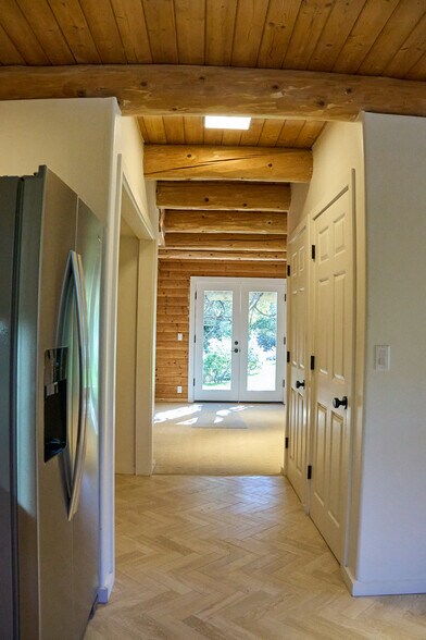 Building Photo - 373 Loftyhill Dr